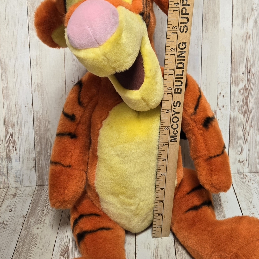 VTG Disney Store Exclusive  Tigger 19" Plush Winnie the Pooh Authentic - Picture 10 of 12